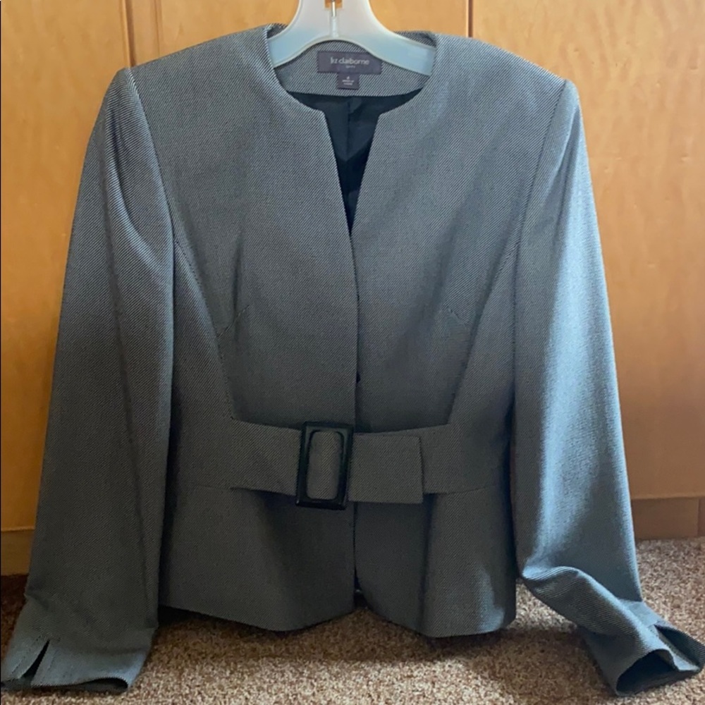 Tailor-fit black and white jacket